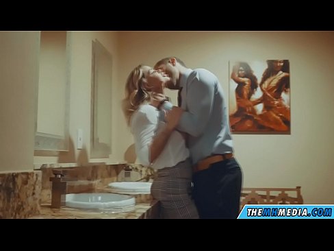 ❤️ Uma blonde obugaxayo ekuyenga endlini yangasese yomphakathi Zocansi ku-zu.pornado-co.ru ❌️❤